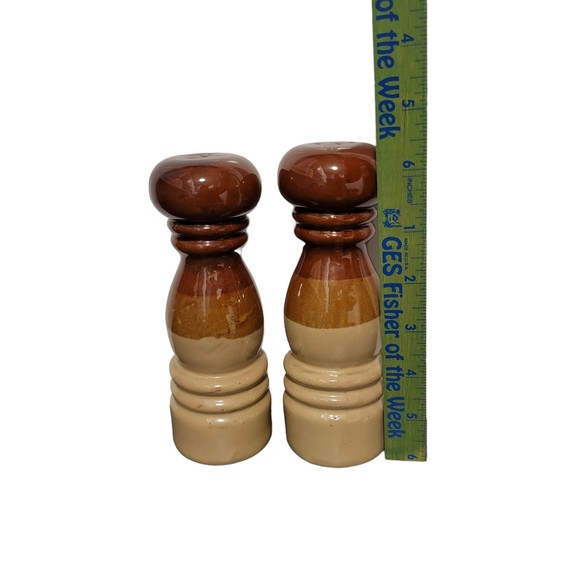 Vintage 1970's Brown Ceramic Decorative Kitchenware Salt And Pepper Shakers - Picture 2 of 6